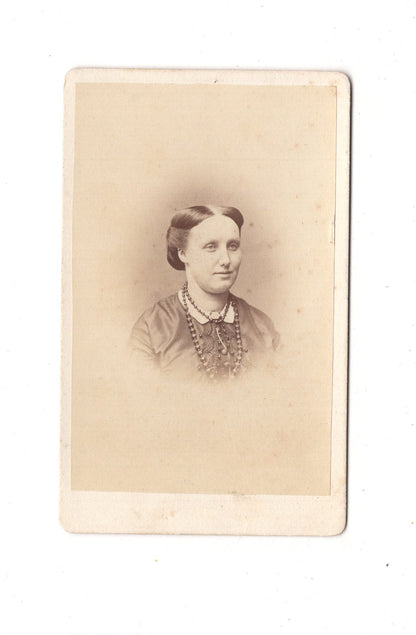 Fotografie Damenportrait - Berlin 1860er / CDV C1-06