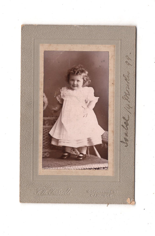 Fotografie Niedliches kleines Mädchen - Carlisle um 1900 / CDV M1-29