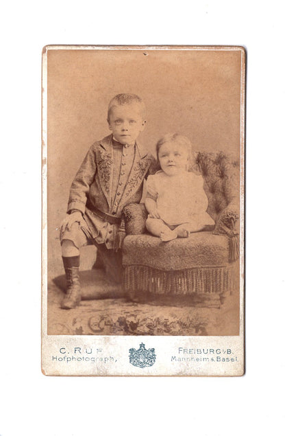 Fotografie Niedliche kleine Kinder - Freiburg im Breisgau 1897