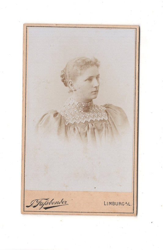 Fotografie Damenportrait - Limburg an der Lahn 1890er / CDV C1-06