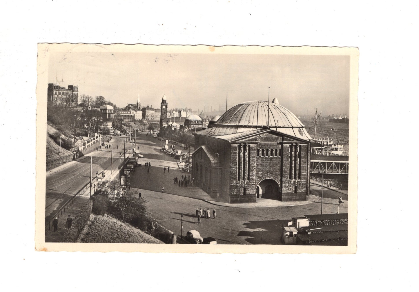 Ansichtskarte Hamburg / St. Pauli-Landungsbrücken mit Elbtunneleingang / I1-70