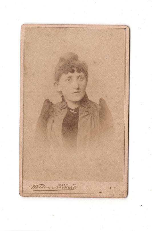 Fotografie Damenportrait - Kiel 1880er / CDV C1-06