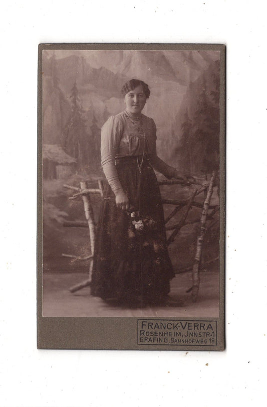 Fotografie Feine Dame - Rosenheim / Grafing 1910er