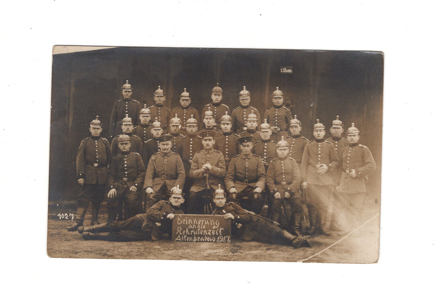 Ansichtskarte / Feldpost / Gruppenbild Soldaten mit Pickelhaube - Altengrabow 1917