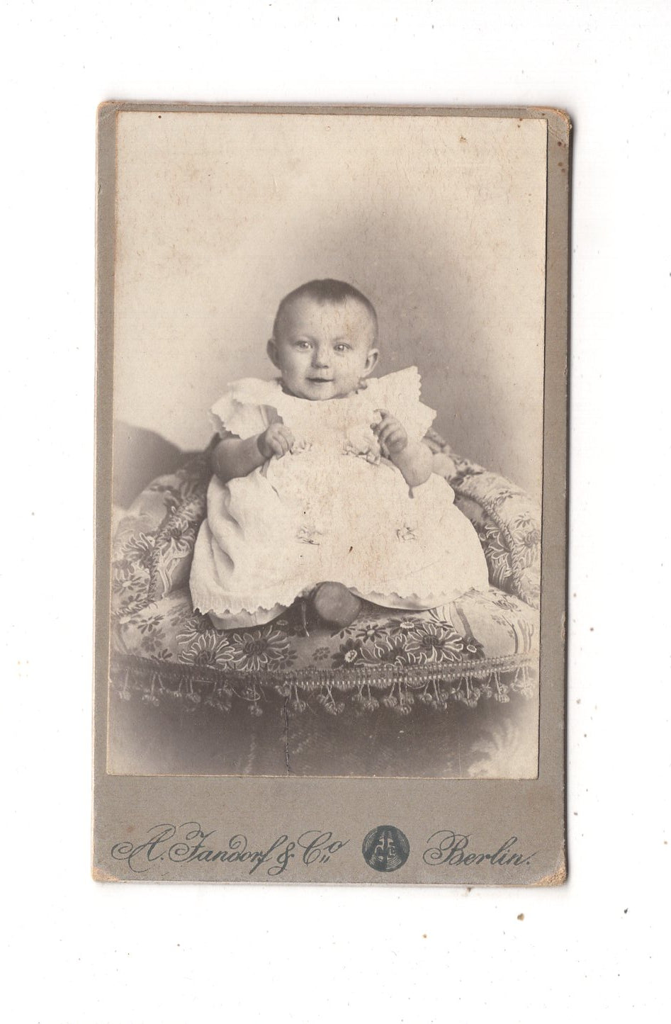 Fotografie Niedliches kleines Kind - Berlin um 1900
