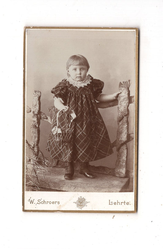 Fotografie Niedliches kleines Mädchen - Lehrte 1890er / CDV M1-29