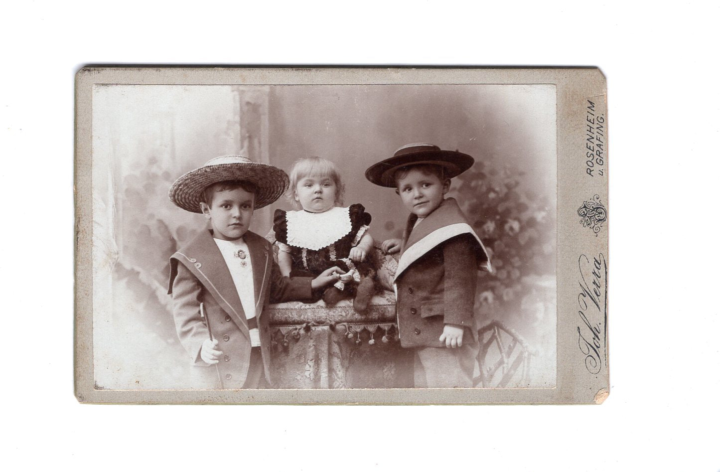 Fotografie Niedliche kleine Kinder / benannt - Rosenheim & Grafing 1900er