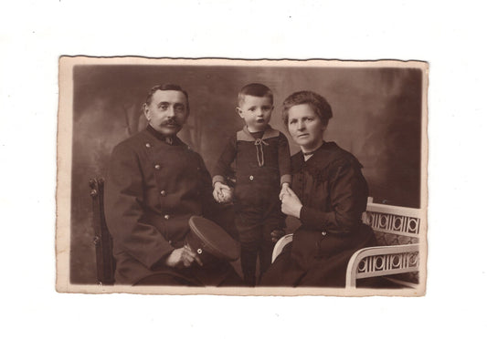 Ansichtskarte Beamter ? mit Familie