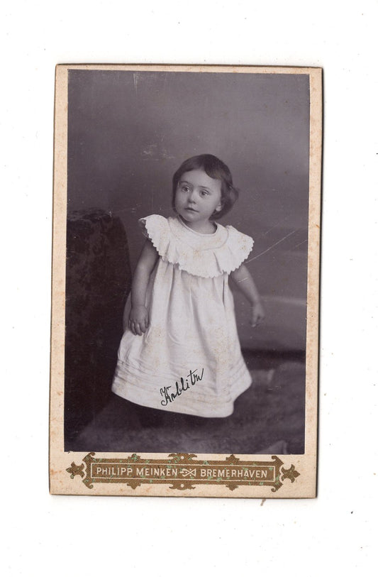 Fotografie Niedliches kleines Mädchen - Bremerhaven 1890er / CDV M1-29