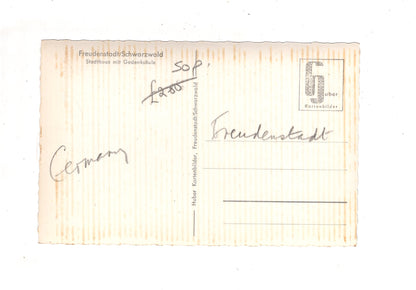 Ansichtskarte Freudenstadt im Schwarzwald / Stadthaus mit Gedenksäule / J1-69