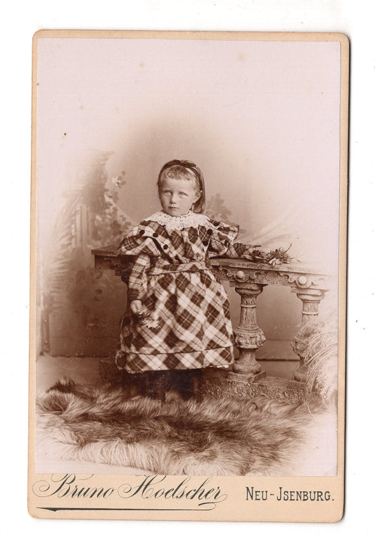 Fotografie Niedliches kleines Mädchen - Neu-Isenburg 1890er / CAB U-26