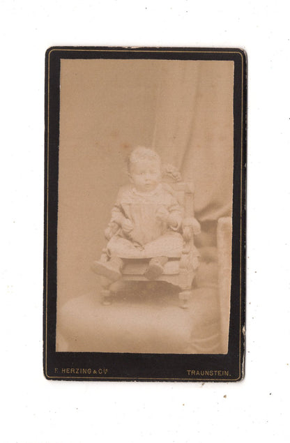 Fotografie Niedliches kleines Kind - Traunstein 1880er