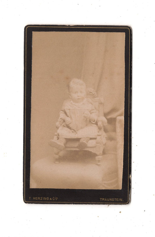 Fotografie Niedliches kleines Kind - Traunstein 1880er
