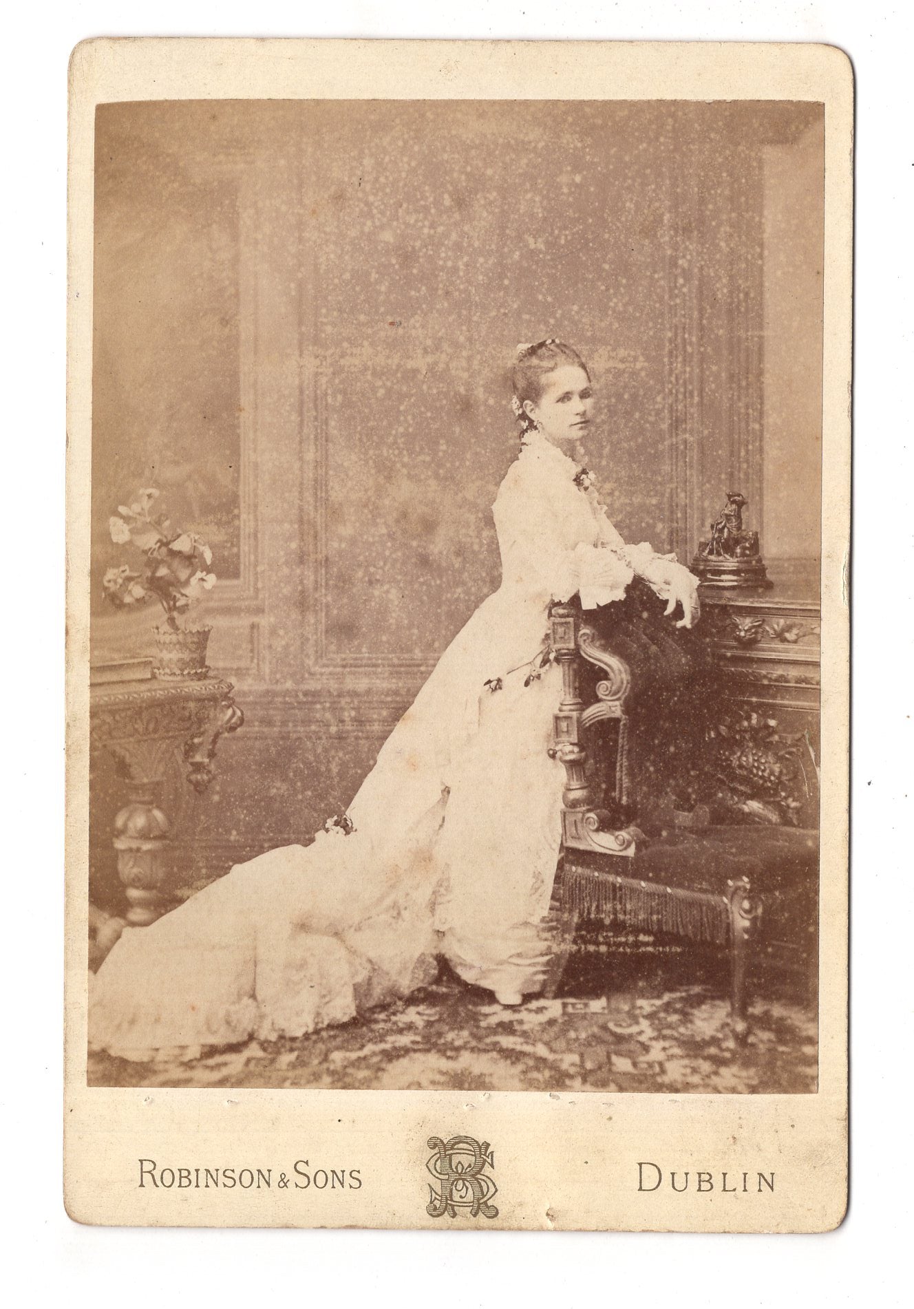 Fotografie Feine Dame mit Widmung - Dublin 1882