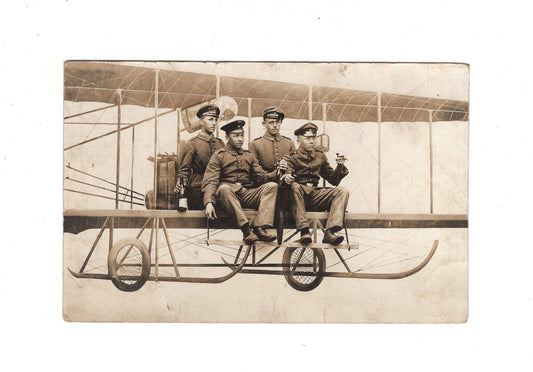 Ansichtskarte Soldaten in toller Kulisse / Flugzeug - Munsterlager / Munster