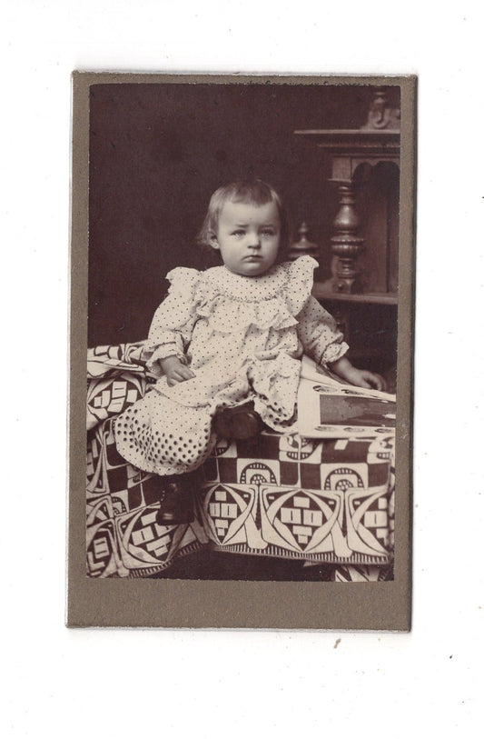 Fotografie Niedliches kleines Mädchen - Gardelegen 1910er / CDV M1-30