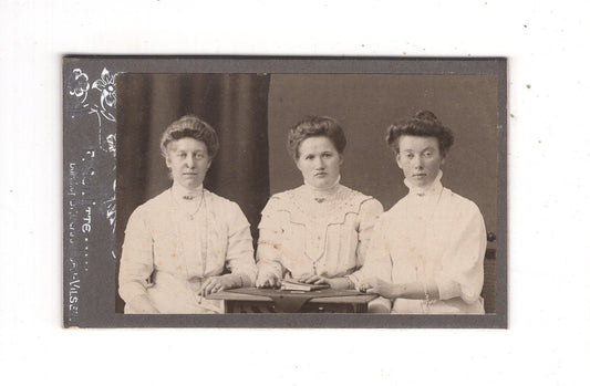 Fotografie Feine Damen - Bruchhausen-Vilsen 1900er / CDV N1-17