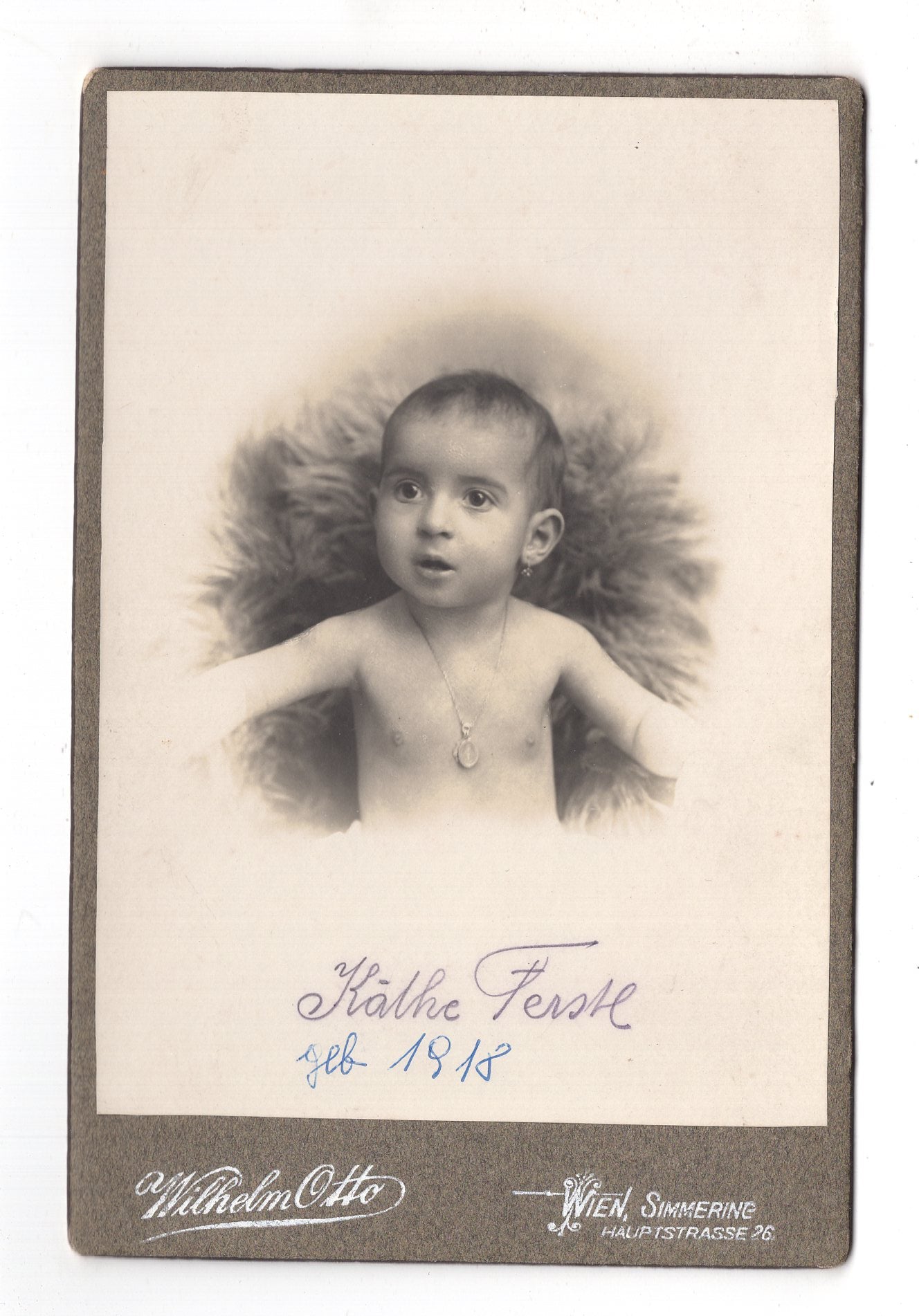 Fotografie Niedliches kleines Mädchen / benannt - Wien 1918 / CAB U-26