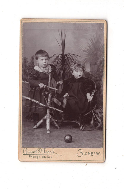Fotografie Niedliche kleine Kinder - Blomberg 1890er / CDV M1-10