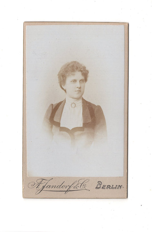 Fotografie Damenportrait - Berlin um 1900 / CDV C1-07