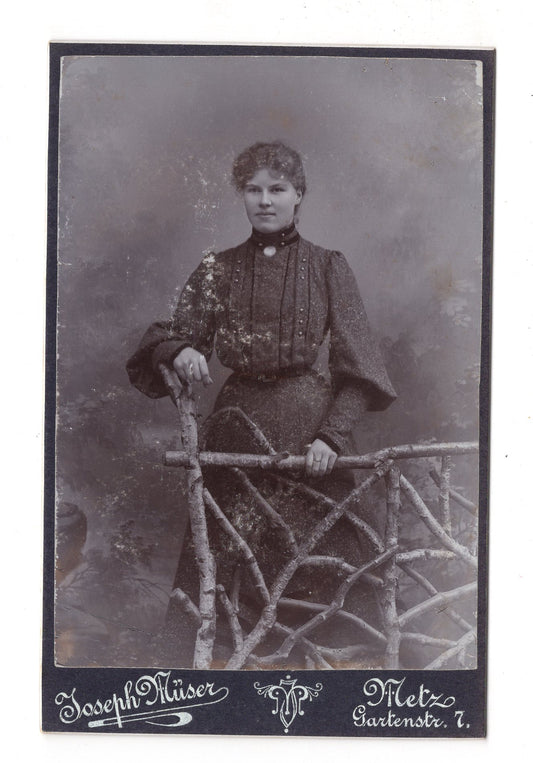 Fotografie Feine Dame - Metz um 1900 / CAB W-29