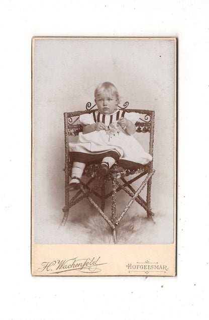 Fotografie Niedliches kleines Kind - Hofgeismar 1890er