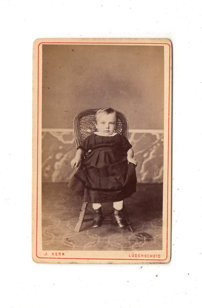 Fotografie Niedliches kleines Kind - Lüdenscheid 1870er