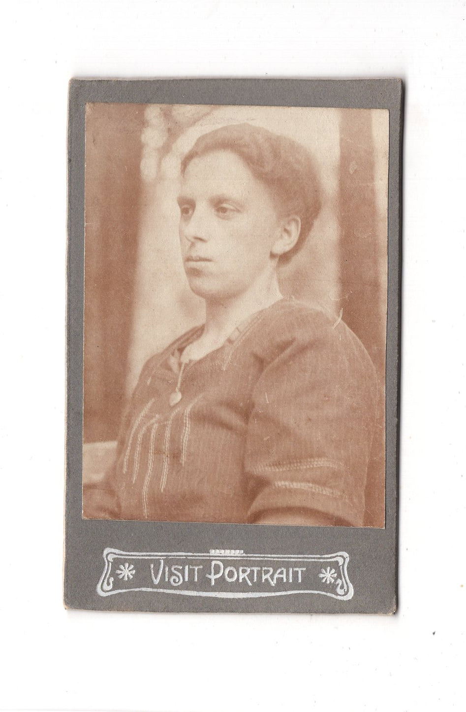 Fotografie Damenportrait - unbekannter Ort um 1920 / CDV C1-07