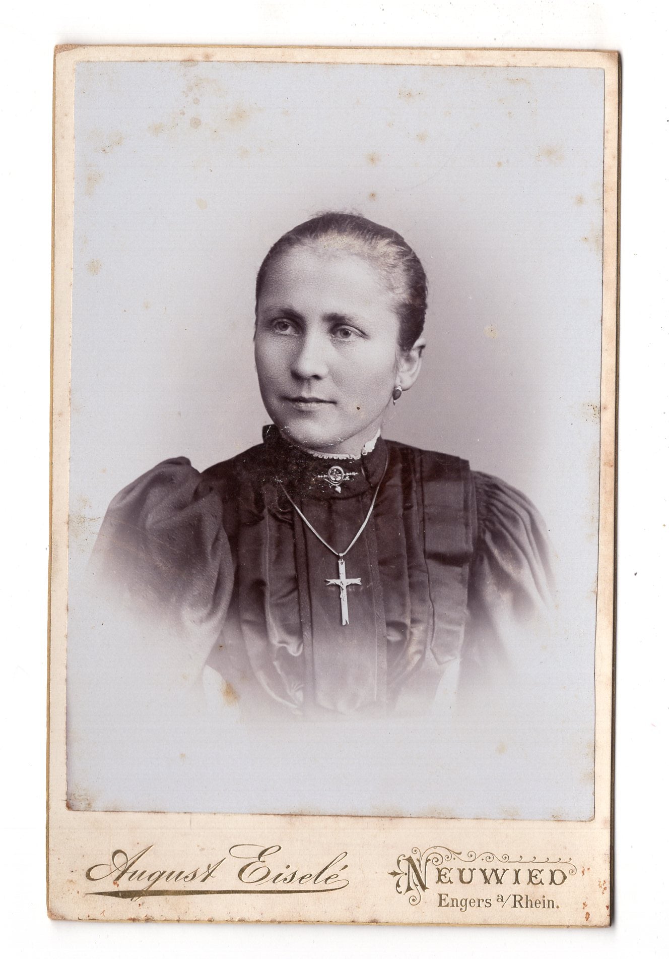 Fotografie Feine Dame - Neuwied 1890er / CAB W-29