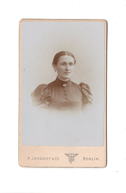 Fotografie Damenportrait - Berlin 1890er / CDV C1-07