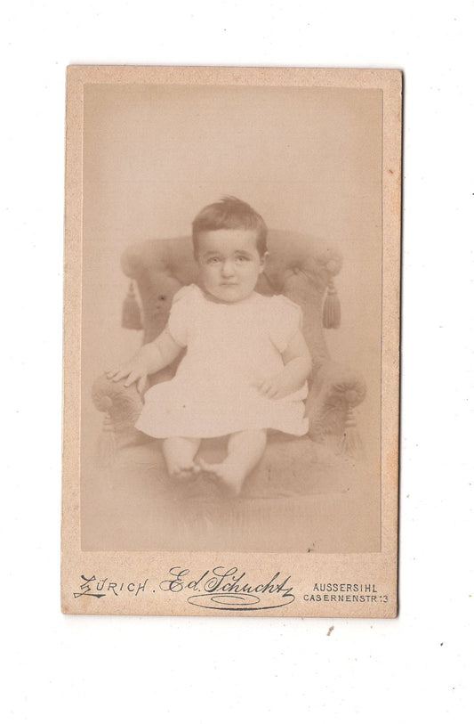 Fotografie Niedliches kleines Kind - Zürich Aussersihl um 1890 / CDV M1-30