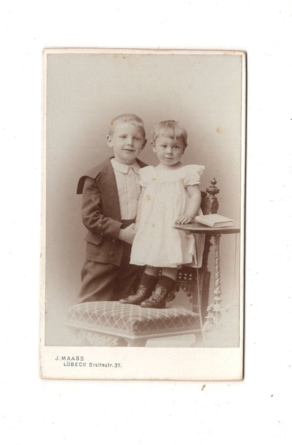 Fotografie Niedliche kleine Kinder - Lübeck 1890er / CDV M1-10