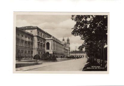 Ansichtskarte München / Hofgarten mit Residenz