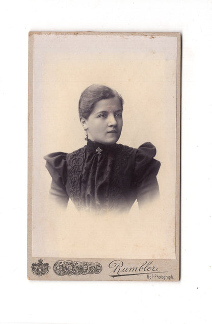 Fotografie Damenportrait - Wiesbaden 1900er / CDV C1-07