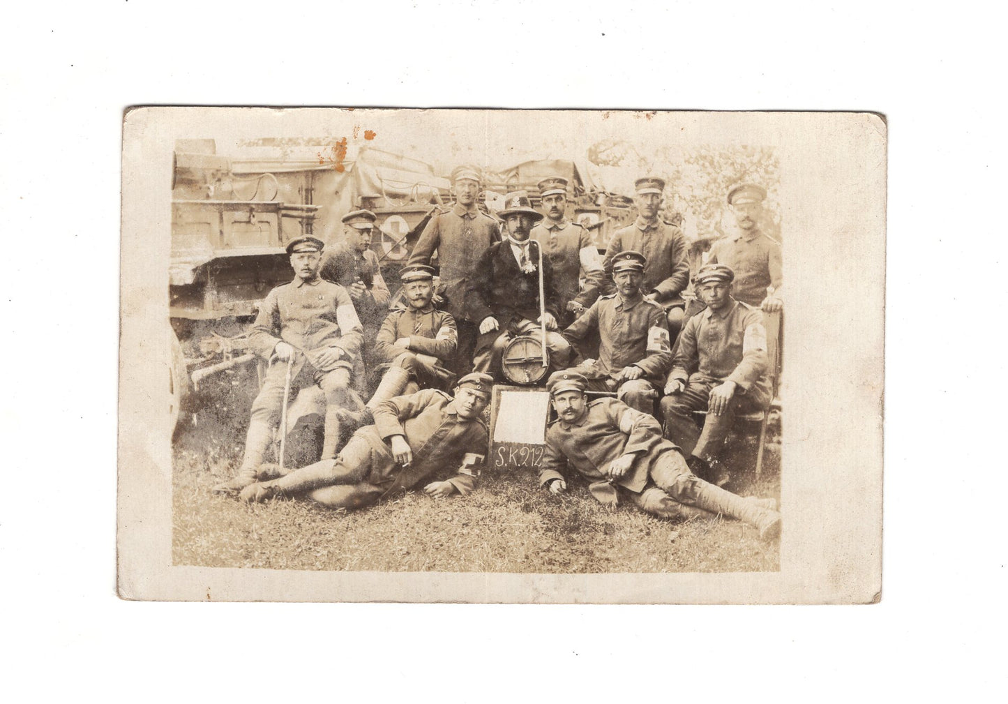 Ansichtskarte / Feldpost / Sanitäts-Soldaten S.K. 212 - 1917
