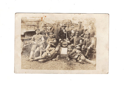 Ansichtskarte / Feldpost / Sanitäts-Soldaten S.K. 212 - 1917