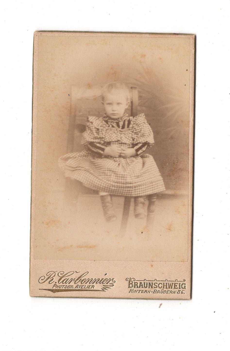 Fotografie Niedliches kleines Kind - Braunschweig um 1890 / CDV M1-30