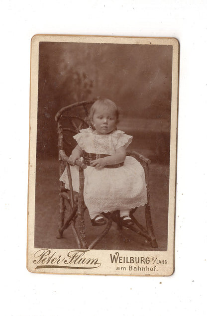 Fotografie Niedliches kleines Kind - Weilburg an der Lahn 1880er