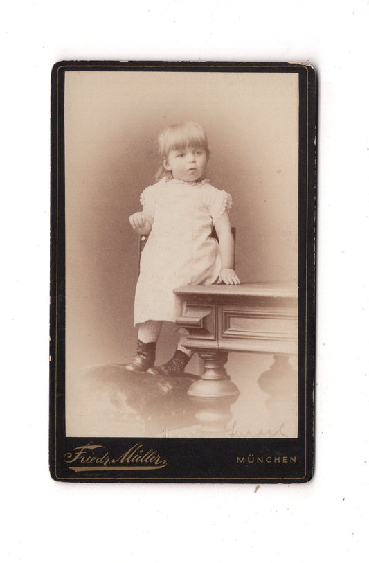 Fotografie Niedliches kleines Kind - München 1880er / CDV M1-30