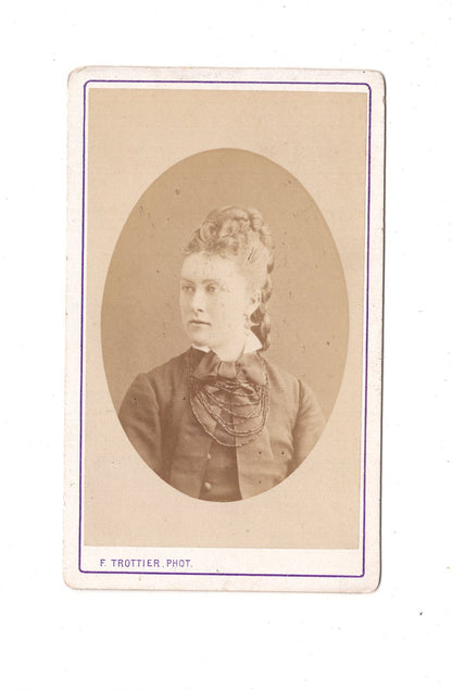 Fotografie Damenportrait - Clermont-Ferrand 1870er / CDV C1-07