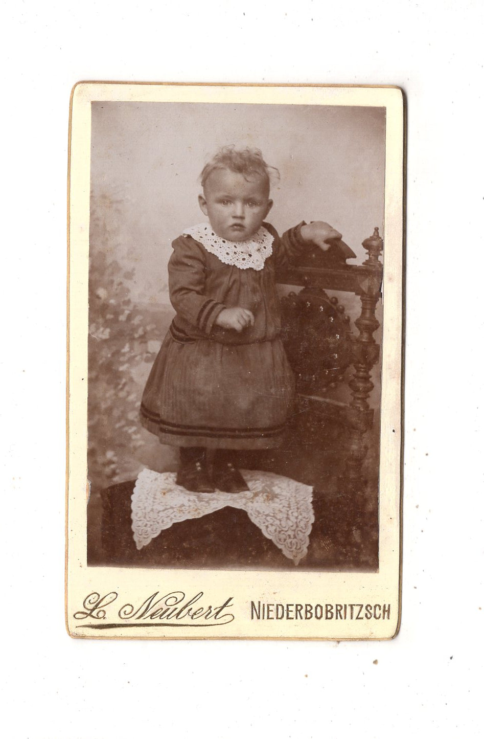 Fotografie Niedliches kleines Kind - Niederbobritzsch 1890er