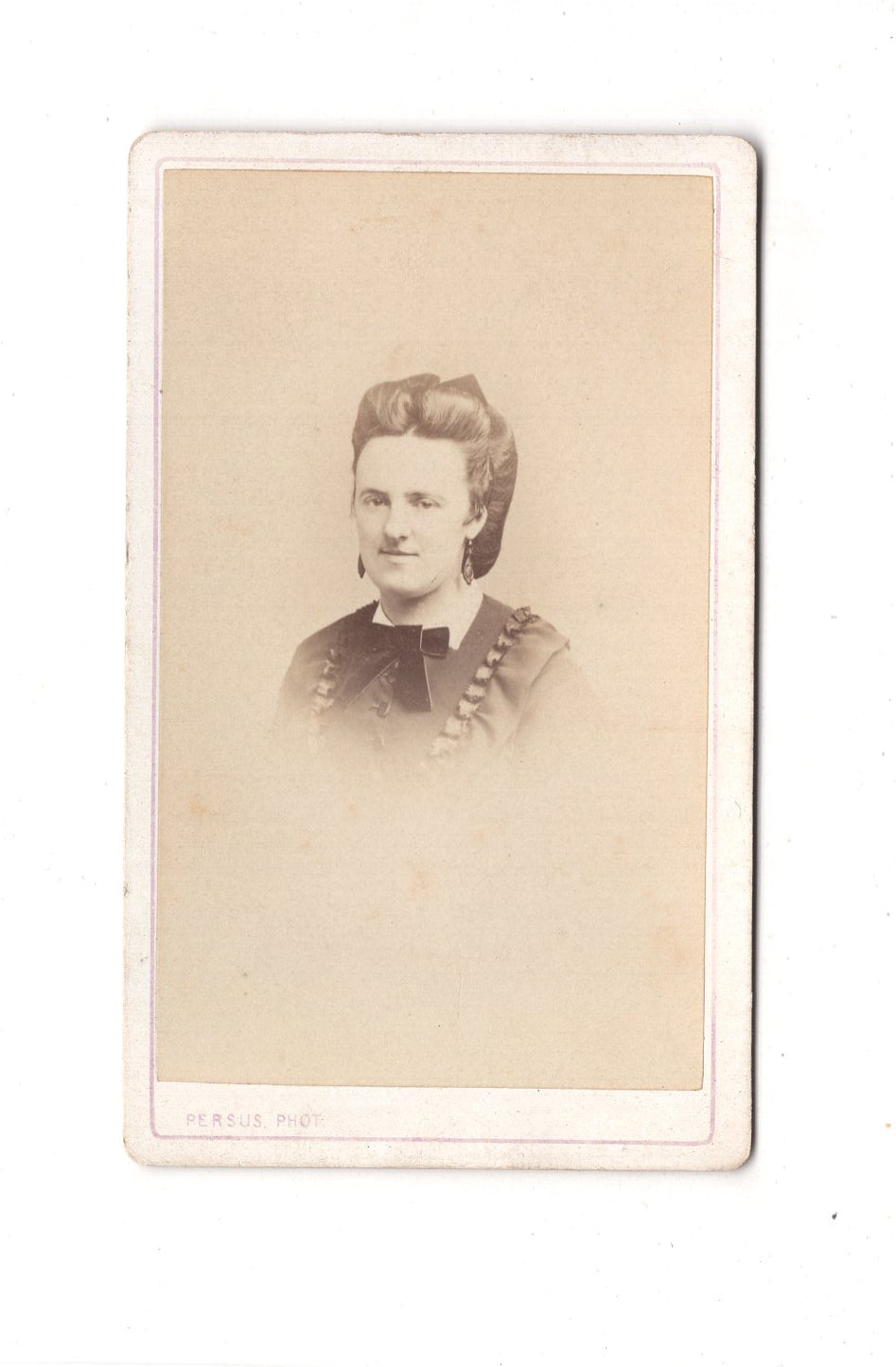 Fotografie Damenportrait / benannt - Paris 1871 / CDV C1-08