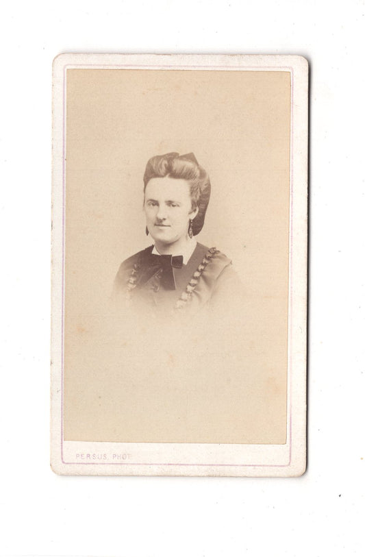 Fotografie Damenportrait / benannt - Paris 1871 / CDV C1-08
