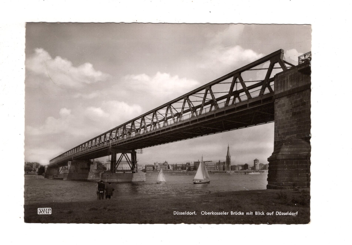 Ansichtskarte Düsseldorf / Oberkasseler Brücke / J1-53