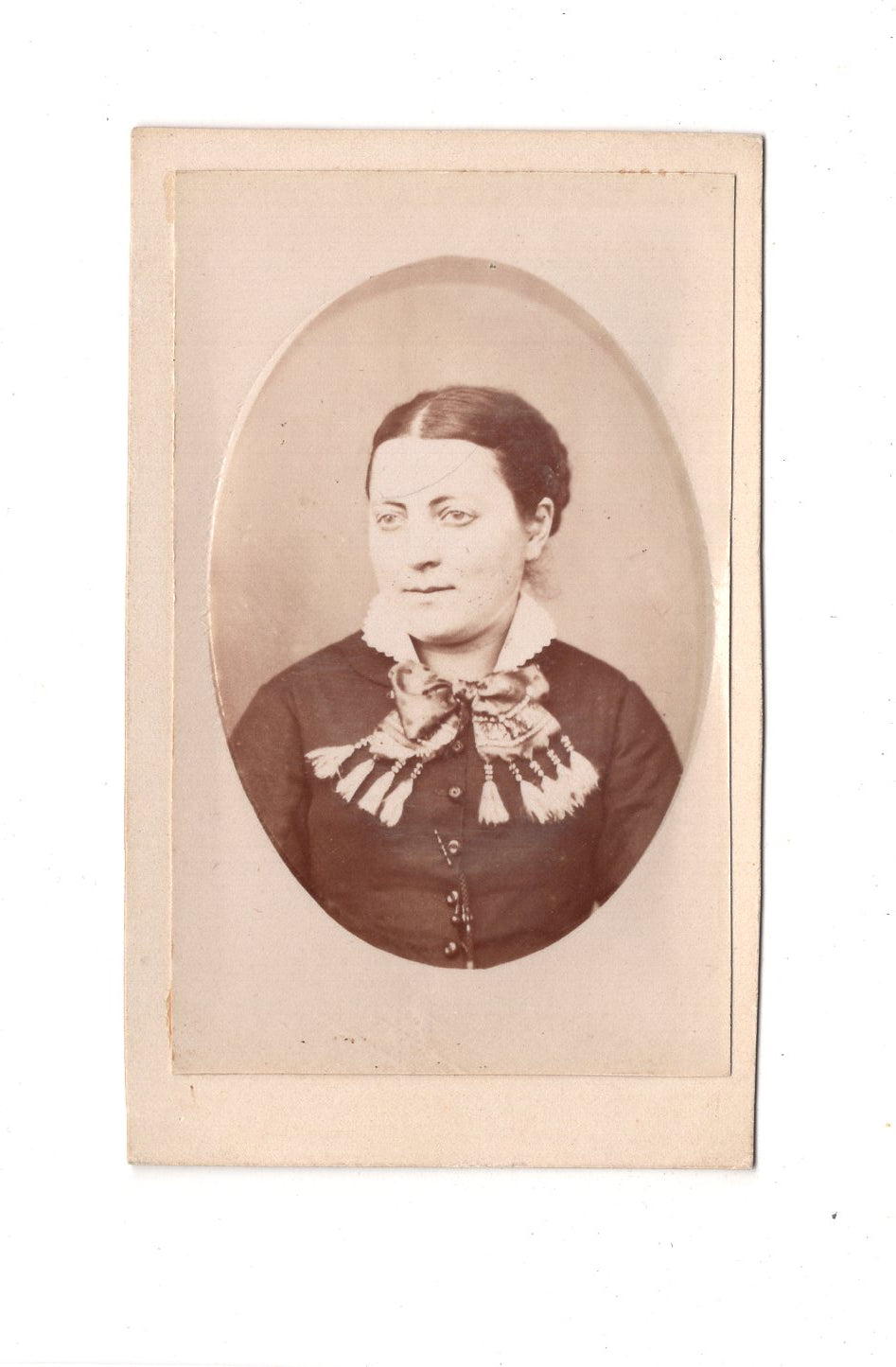 Fotografie Damenportrait - unbekannter Ort um 1880 / CDV C1-08