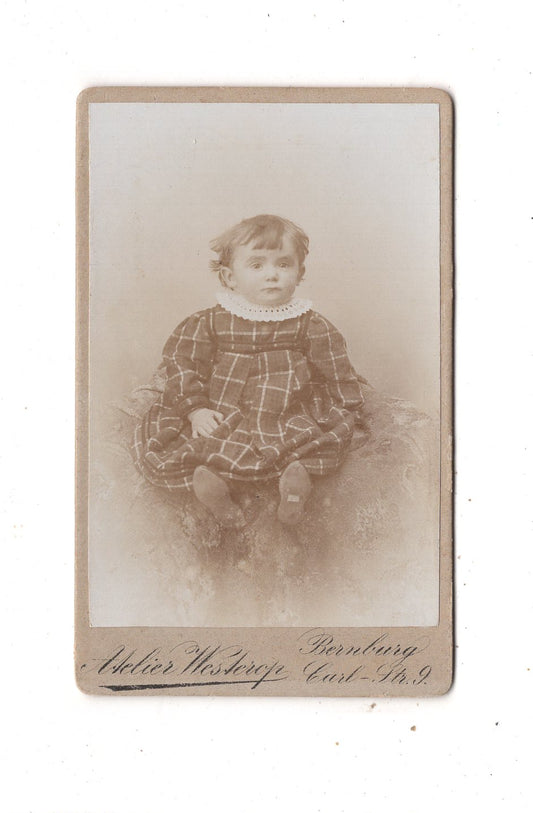 Fotografie Niedliches kleines Kind - Bernburg 1890er