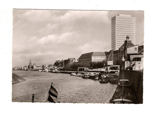 Ansichtskarte Düsseldorf / Rheinfront mit Mannesmann-Hochhaus / J1-53