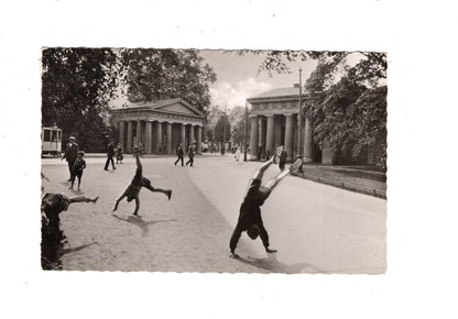 Ansichtskarte Düsseldorf / Radschläger am Rathinger Tor / J1-53