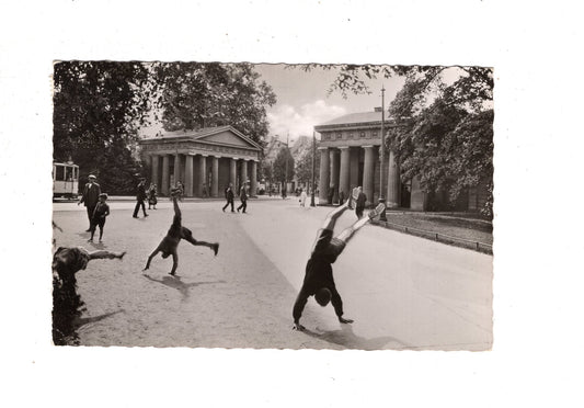 Ansichtskarte Düsseldorf / Radschläger am Rathinger Tor / J1-53