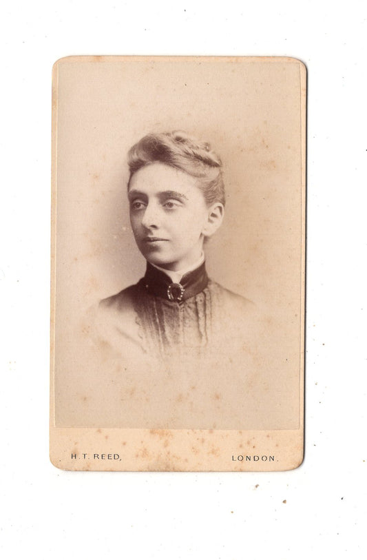 Fotografie Damenportrait - London um 1880